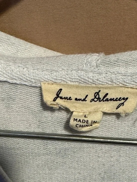 Jane and Delancey Light Sage Botanical Giraffe Hooded Tee - Picture 4 of 8